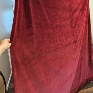 1 Brand New Pottery Barn Extra Wide Rich Burgundy Velvet Rideau Drapes